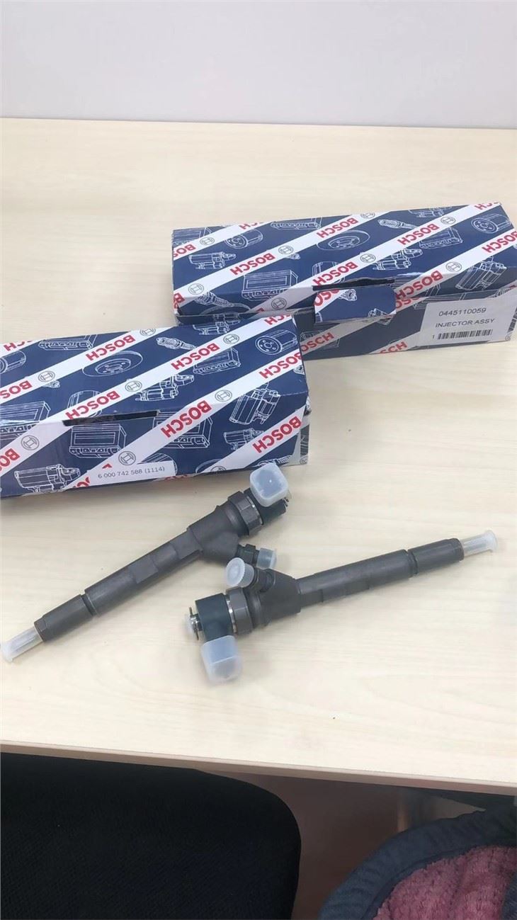 Hot Sale 100% New Injector 0445110059 0986435149 Common Rail Diesel Fuel Injector For Chrysler / Jeep / LDV / VM Motori